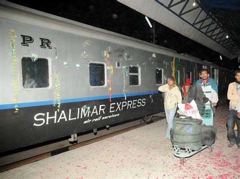 gurgaon to shalimar train